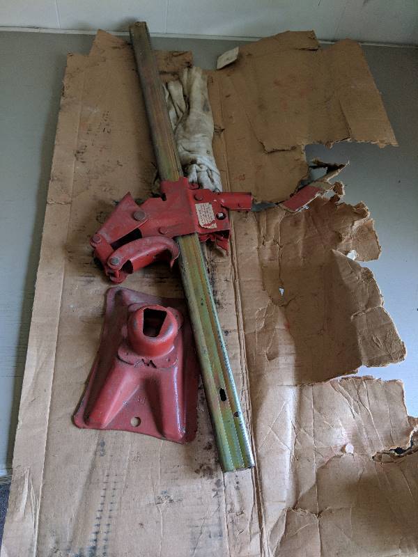 lot 10017 image: hydraulic chain lift