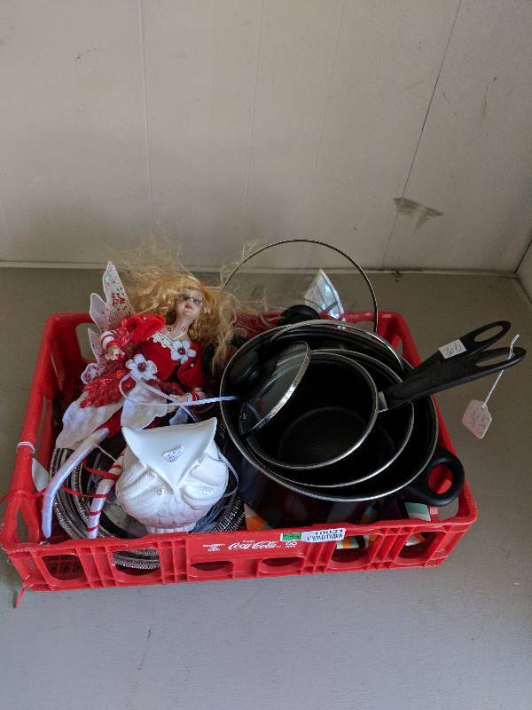 lot 10031 image: Pots and pans