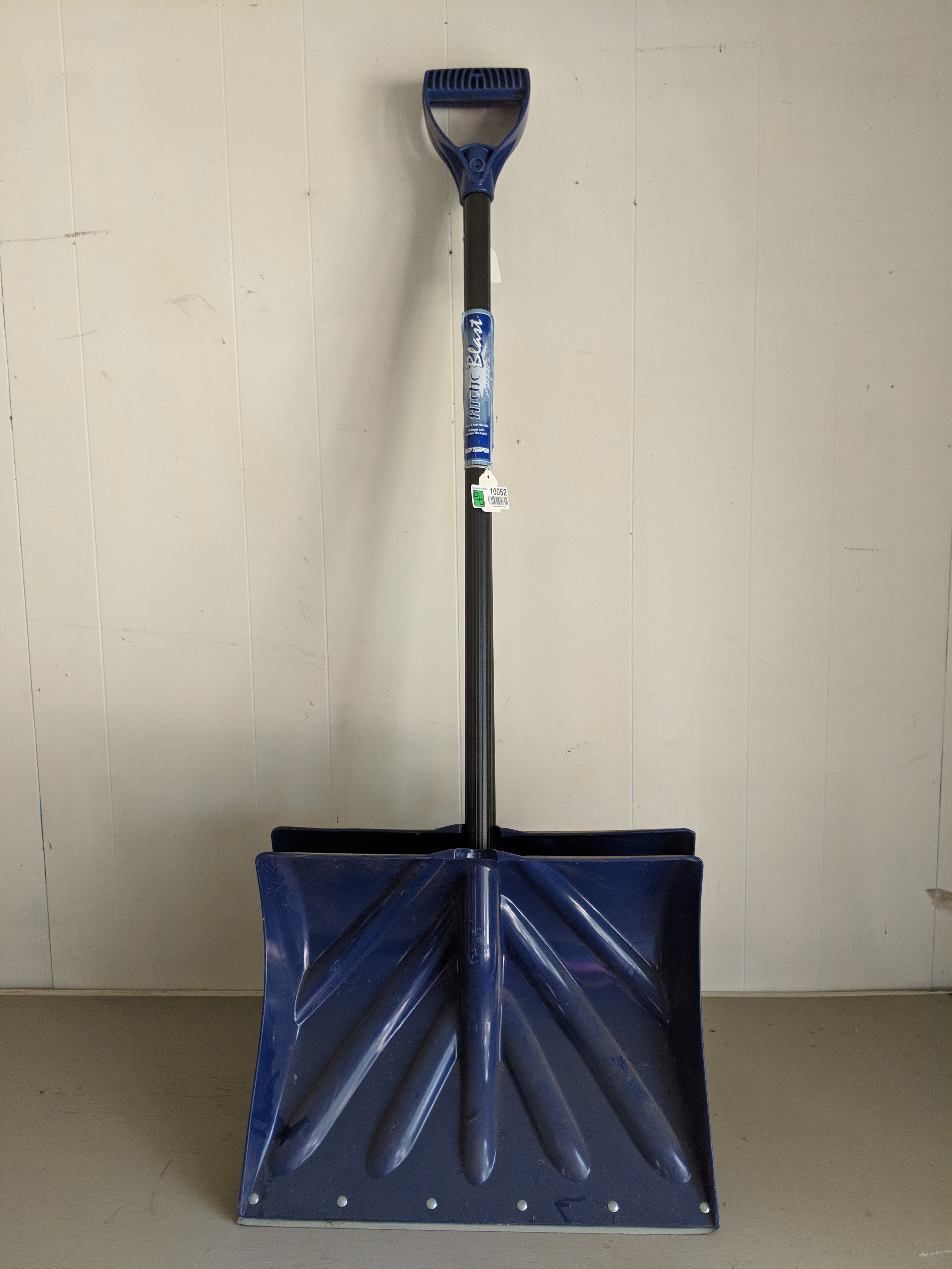 lot 10052 image: 2- snow shovels