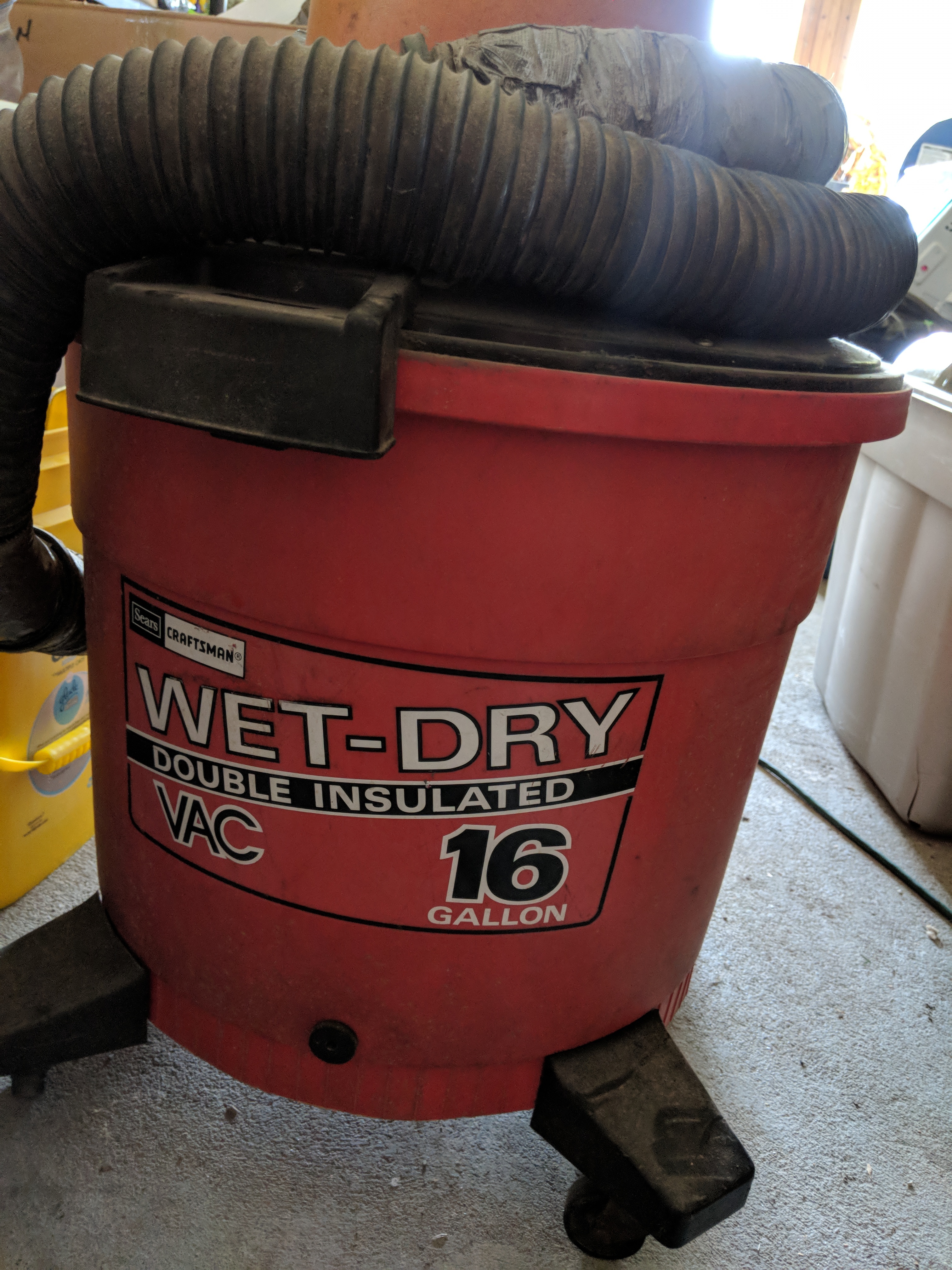 lot 10058 image: Big WetDry Vacuum