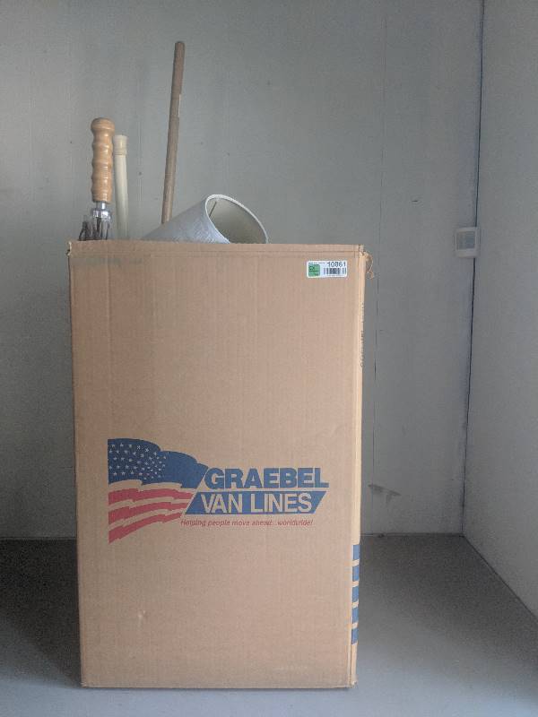 lot 10061 image: Kitchen Items