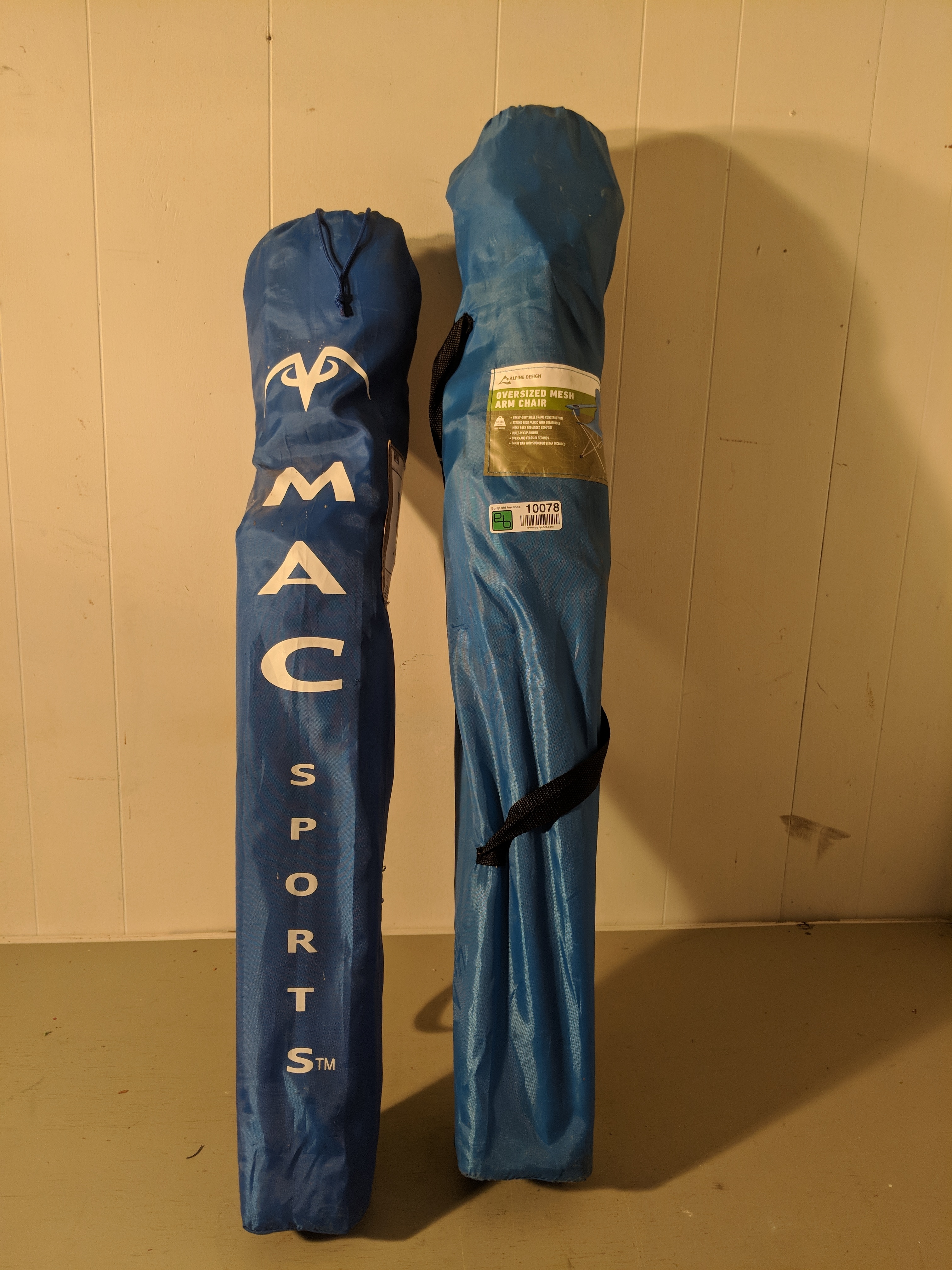 lot 10078 image: 2 - foldable chairs