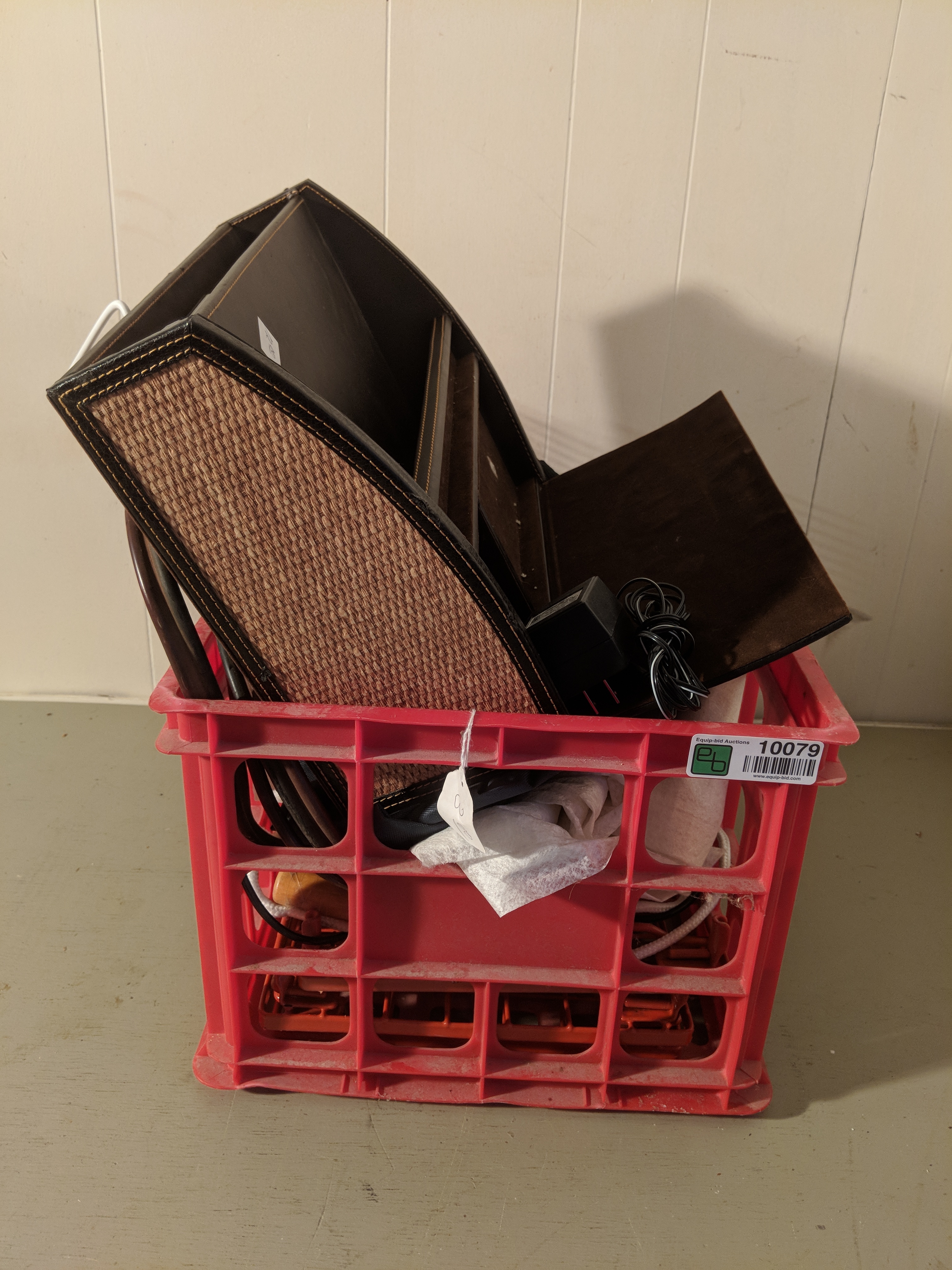 lot 10079 image: Office items and jumper cables