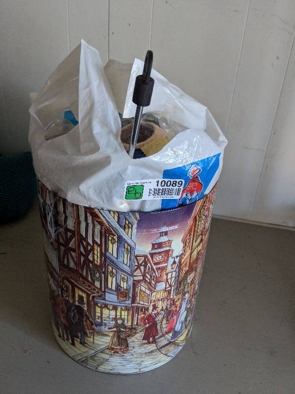 lot 10089 image: Home repair  paint supplies