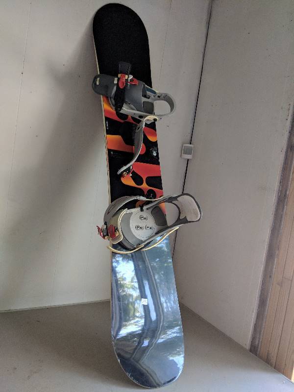 lot 10095 image: Burton Snowboard