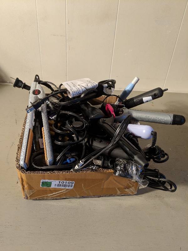 lot 10109 image: Hair care items