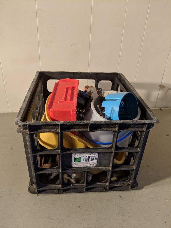 lot 10111 image: Crate full of tools