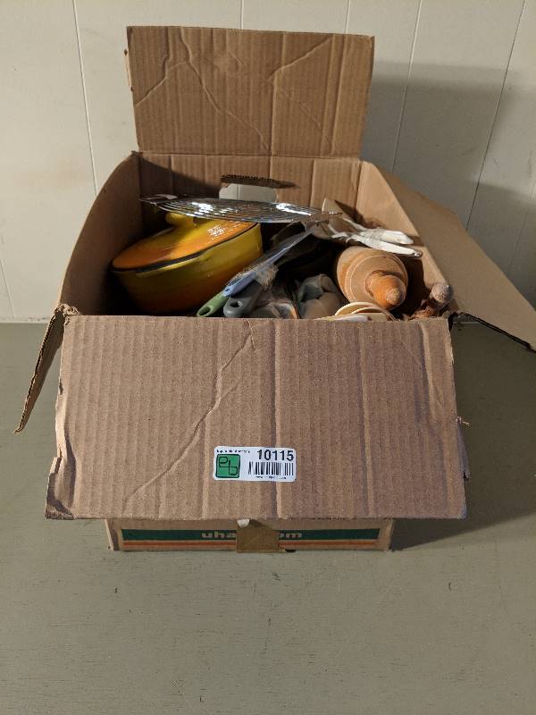 lot 10115 image: Kitchen utensils