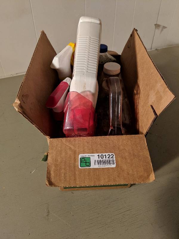 lot 10122 image: Box of household cleaners