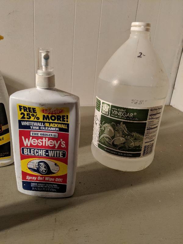 lot 10125 image: Various cleaners and weed killer