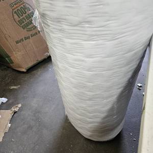 lot 9918 image: queen mattress