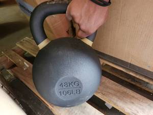 lot 35525 image: 48KG (106LB) Cast Iron Kettlebell