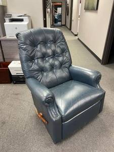 lot 204 image: La-Z-Boy blue leather swivel recliner 41 x 33 x 27 in seat width is 21 in