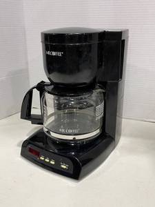 lot 2015 image: Me Coffee 12 cup coffee maker