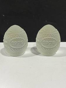lot 1010 image: Goebel frosted 1979 glass eggs (2)