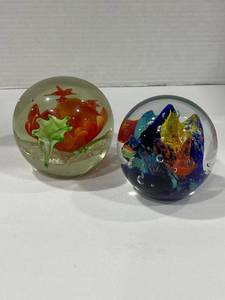 lot 1012 image: Murano and other glass paperweights