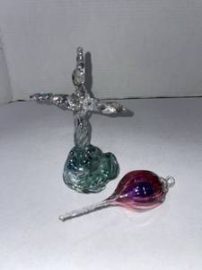 lot 1037 image: Signed art glass