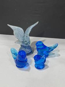 lot 1061 image: Art glass cobalt and blue birds