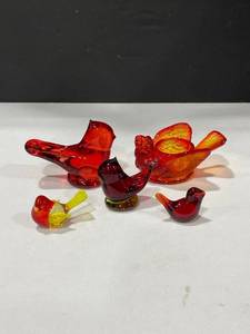 lot 1062 image: Art glass amberina and ruby birds