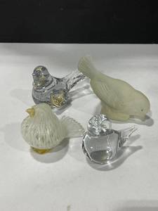 lot 1064 image: Art glass clear and white birds