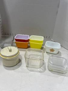 lot 1096 image: Vintage Pyrex and more