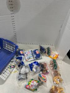 lot 1103 image: Vibtage McDonald toys and more
