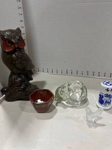 lot 1105 image: Vintage Avon glass cat candle holder and more