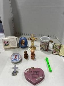 lot 1106 image: Religious home decor