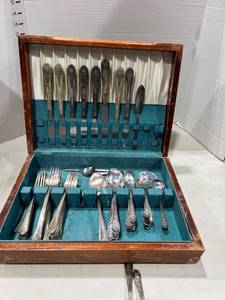 lot 1120 image: 65 piece WM. Rogers and other silver plated silverware with storage box and 2 vintage Gerber silver plated spoons
