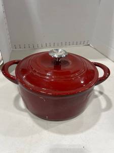 lot 1121 image: tramontina 4 qt Dutch oven