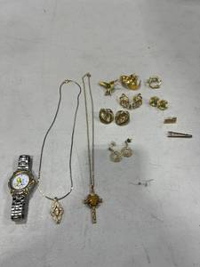 lot 1125 image: Womens jewelry