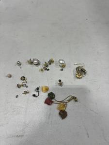 lot 1133 image: Unmatched earrings