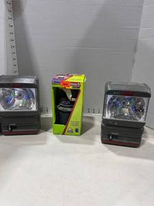lot 1144 image: Coleman, mini size lantern and lights