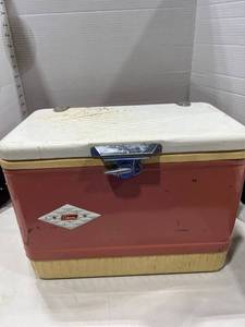lot 1154 image: Vintage Coleman 1958 cooler 13x18x11