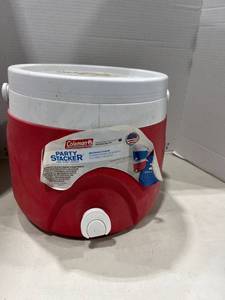 lot 1159 image: Coleman party stacker beverage cooler