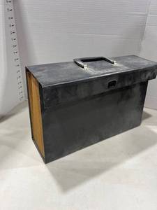 lot 1187 image: Accordion file case