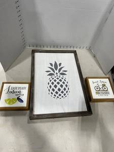 lot 1212 image: Wall decor