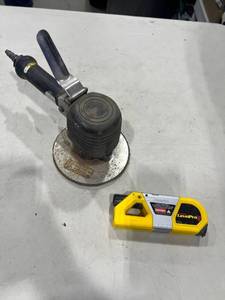 lot 1217 image: Air sander and level