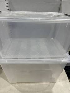 lot 1219 image: Iris and other plastic containers