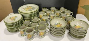 lot 2004 image: Louisville Stoneware dinnerware 55 pieces (bring packing very heavy)