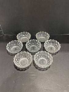 lot 2005 image: American Fostoria 4.5 in bowls