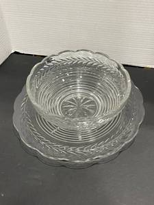 lot 2012 image: Vintage glass platter and bowl