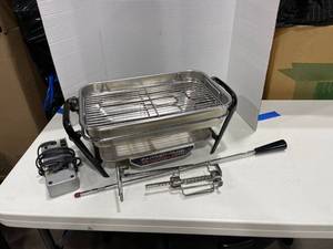 lot 2017 image: Farberware open hearth broiler & rotisserie