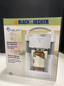 lot 2033 image: Black and Decker Lids Off new in box