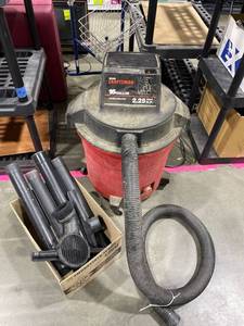 lot 2047 image: Craftsman 16 gallon shop vac