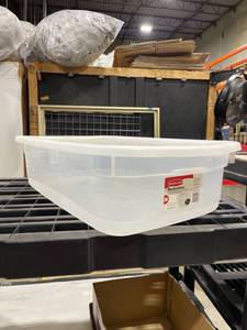 lot 2050 image: Rubbermaid revelations 31 qt tote with lid