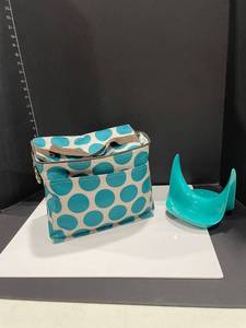 lot 3019 image: Glass cutting board, lid holder and ThirtyOne lunch box