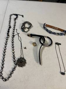 lot 3064 image: Kate Spade watch and more jewelry