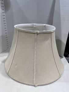 lot 3087 image: Lamp shade 13x20