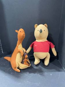 lot 4008 image: Vintage Winnie The Pooh and other stuffed animals